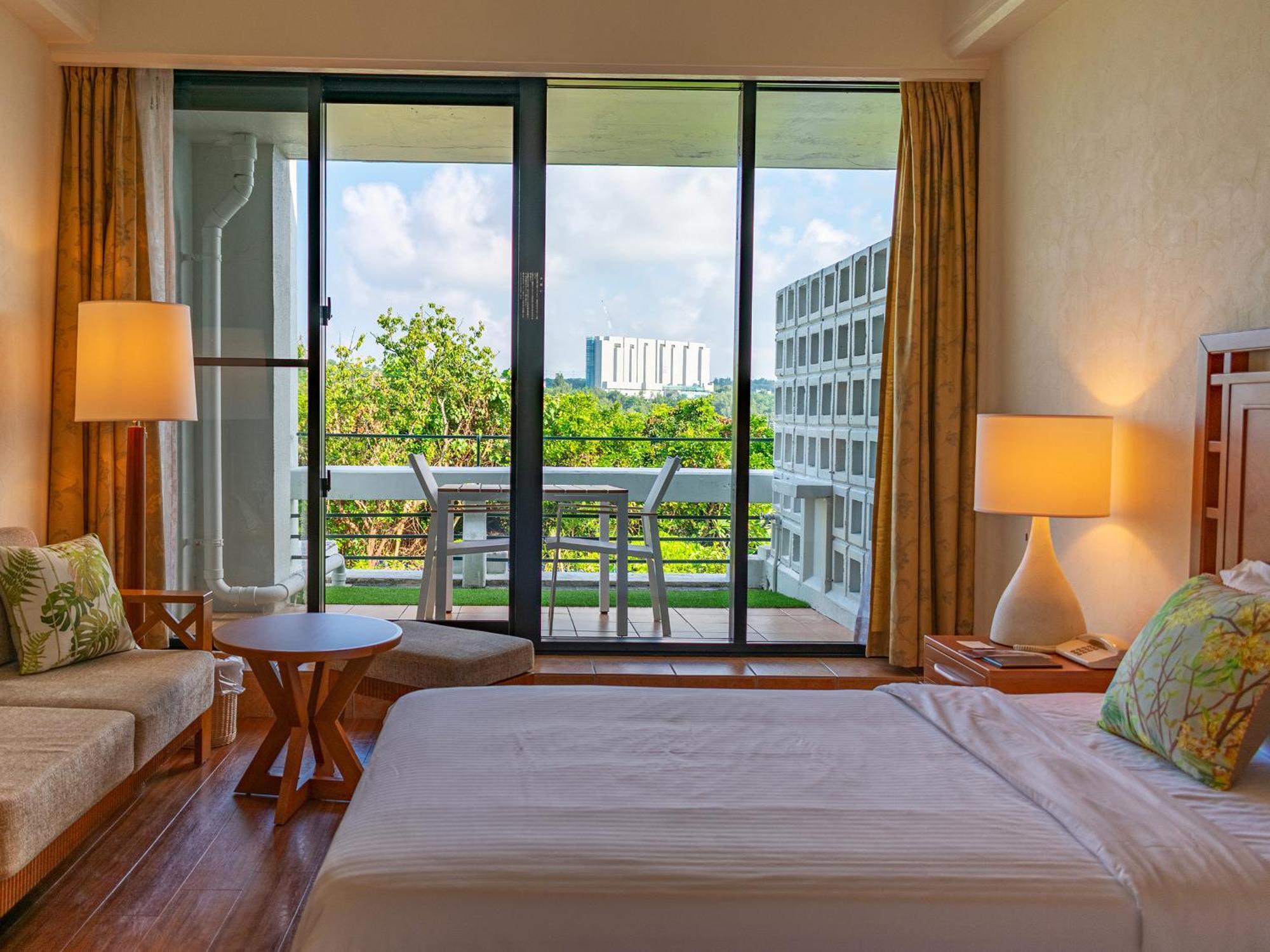 The Moon Beach Museum Resort Onna Room photo