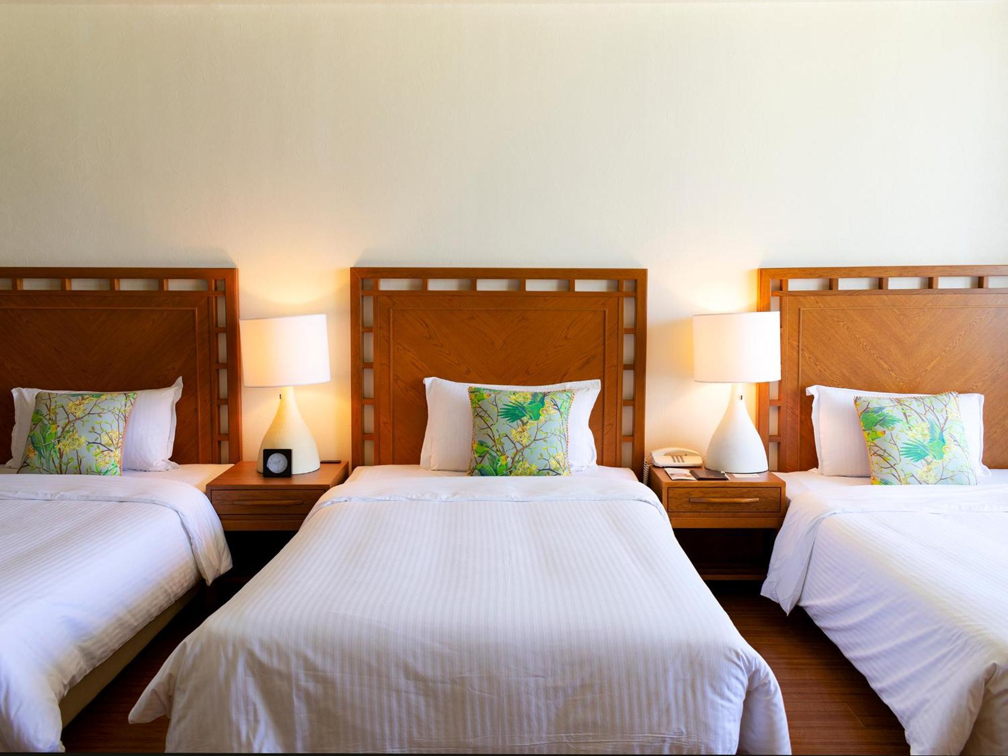 The Moon Beach Museum Resort Onna Room photo