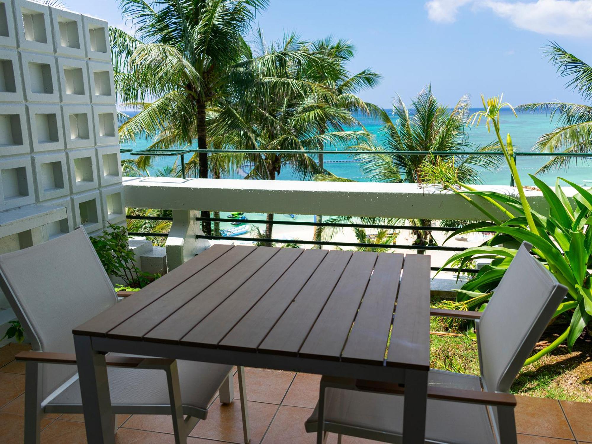 The Moon Beach Museum Resort Onna Room photo