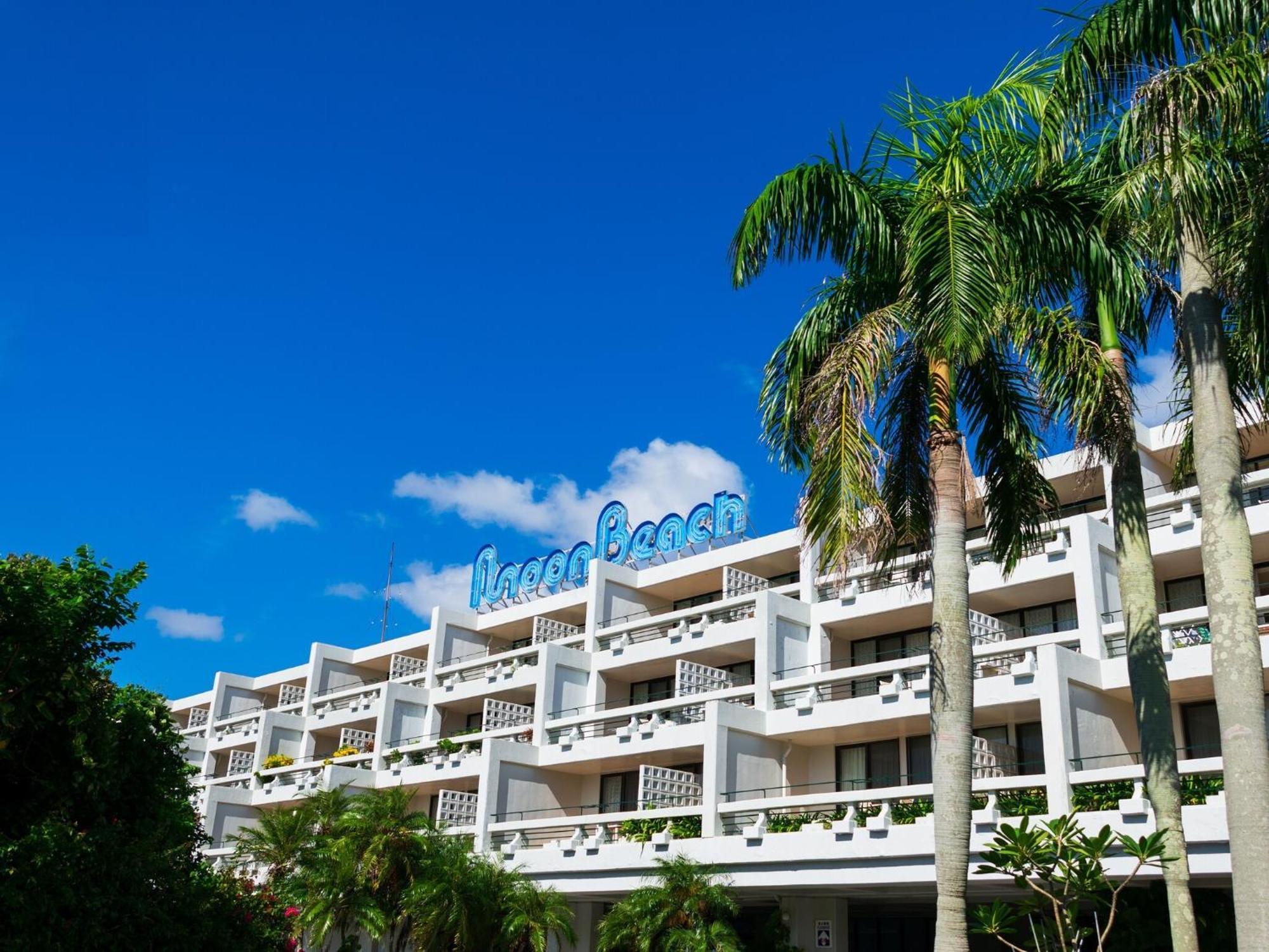 The Moon Beach Museum Resort Onna Exterior photo